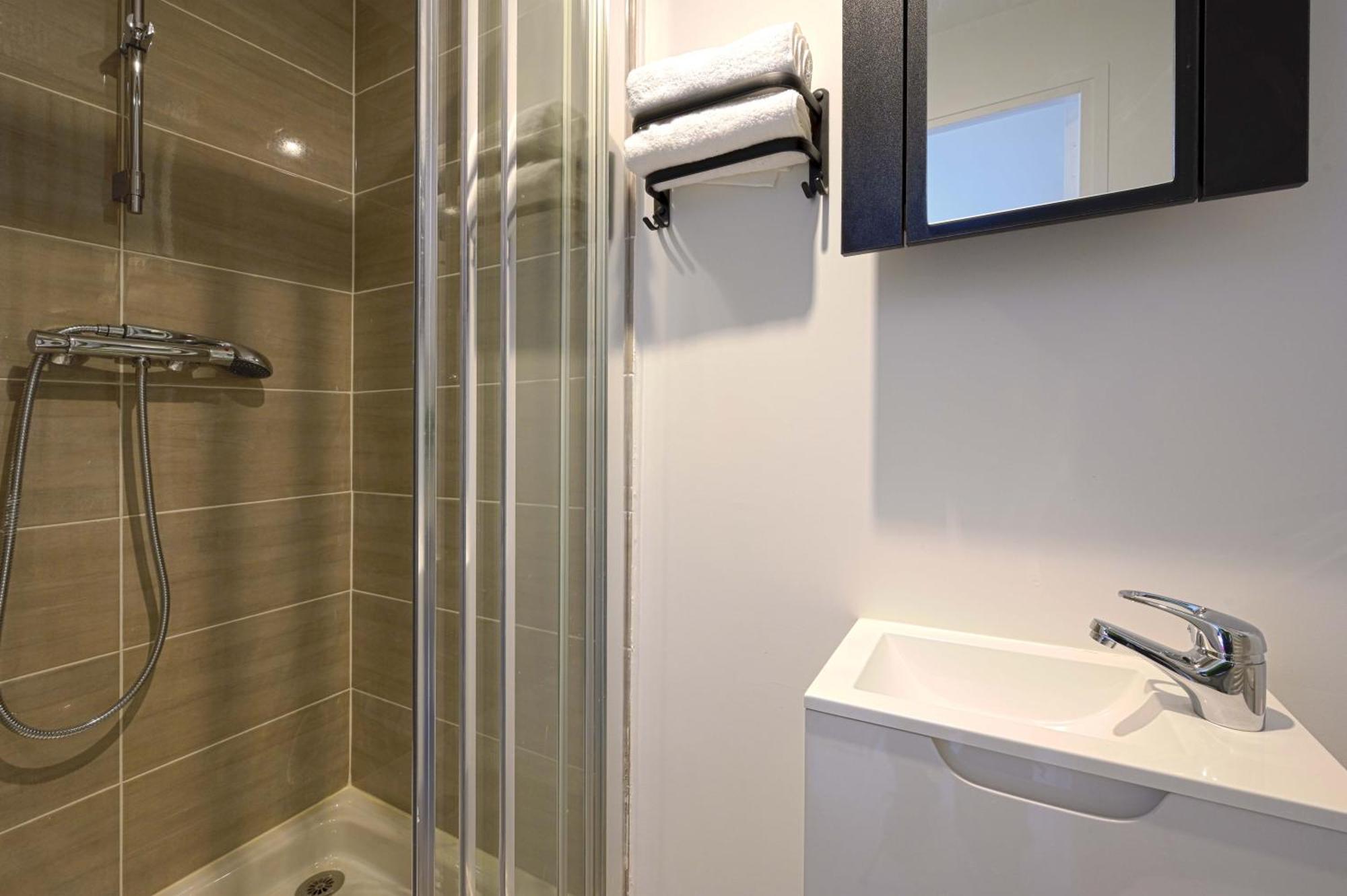 Modern Bright Apartment In Appart'Hotel Saint-Maur-des-Fossés Exterior photo
